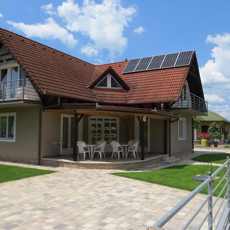 3 Foes Apartman Apartman Balatonlelle Kültér fotó